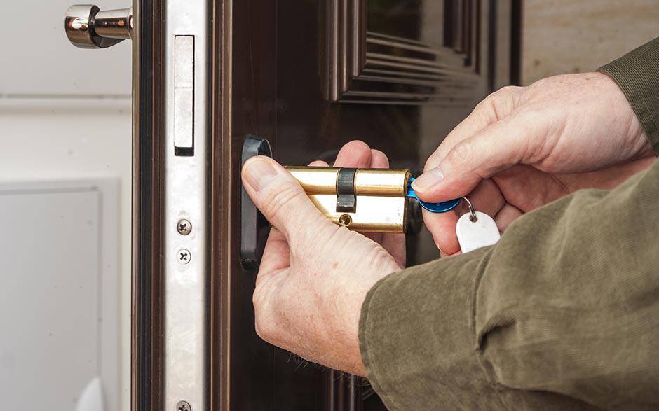 changer barillet de porte Athis-Mons